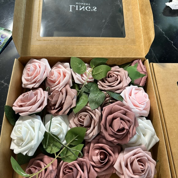 Lings Moment Faux Flowers 2 boxes - Picture 2 of 2